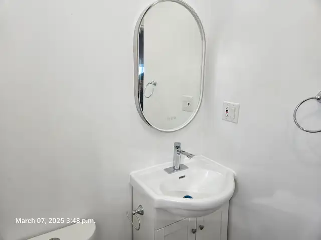 Room with Private washroom for rent, Mississauga, $1200 all incl - Photo 9
