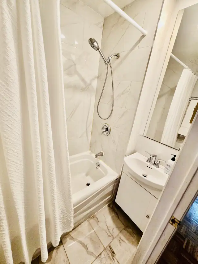 RENOVATED 31/2 MONTREAL DOWNTOWN 1370$ / 438 - 873 - 8708 - Photo 6