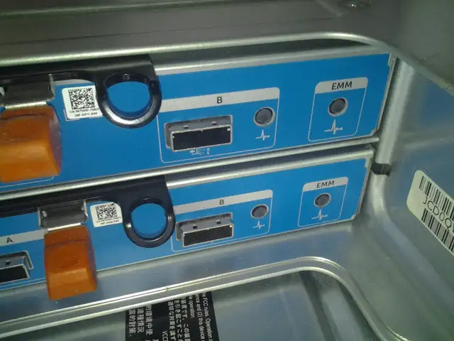 Dell Compellent SC220 Expansion Enclosure 24x 2.5' Bay 2x SC2 Co - Photo 6