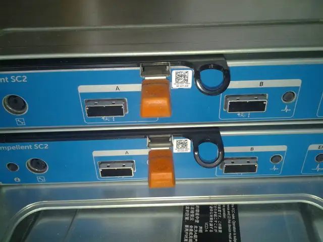 Dell Compellent SC220 Expansion Enclosure 24x 2.5' Bay 2x SC2 Co - Photo 7