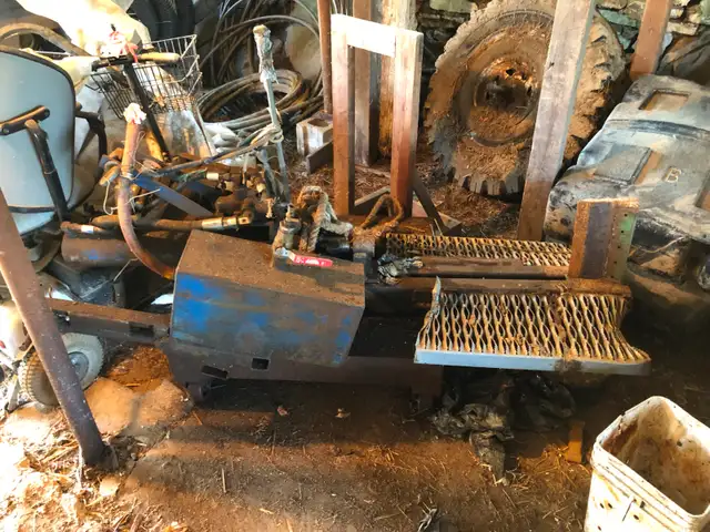 3 P.T.H. Wood Splitter