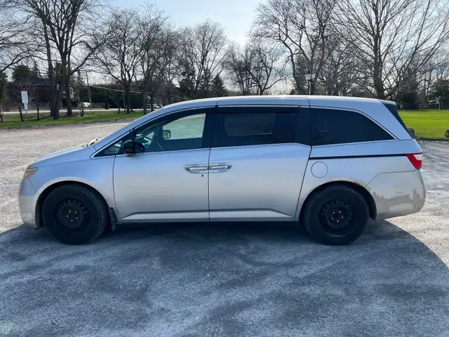 2011 Honda odyssey - Photo 2