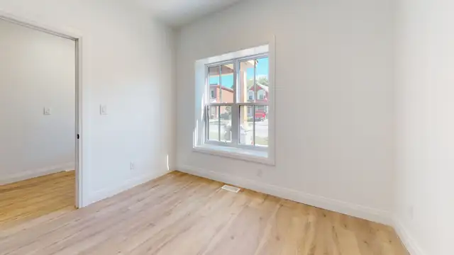 ATTENTION TRENT STUDENTS – Bdrm In Fully Renovated Home - Photo 5