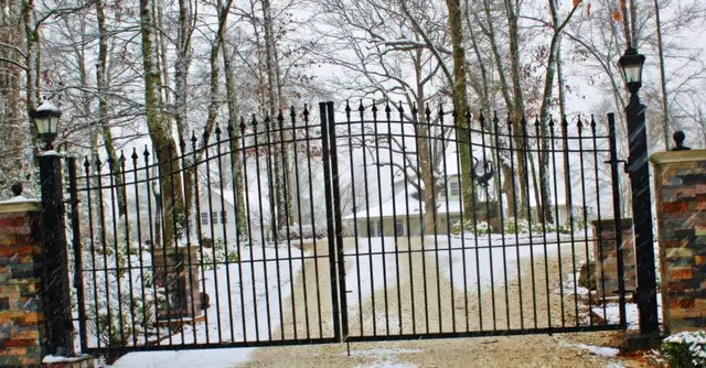 20FT Decorative Iron Gate w/ Arrow Art