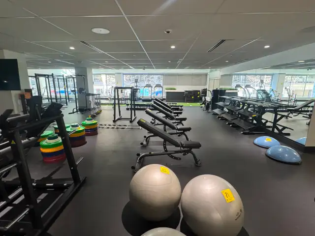 COMPLETE FITNESS CENTRE - SHORT NOTICE AUCTION SALE - Photo 2