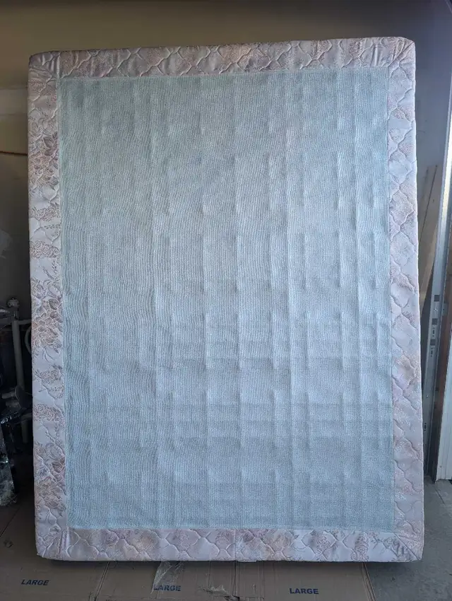 Queen Bed - Can Deliver - Photo 3