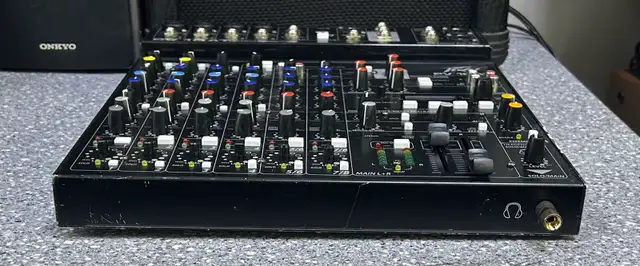 Peavey PV 10AT BT Powered Mixer - Photo 4