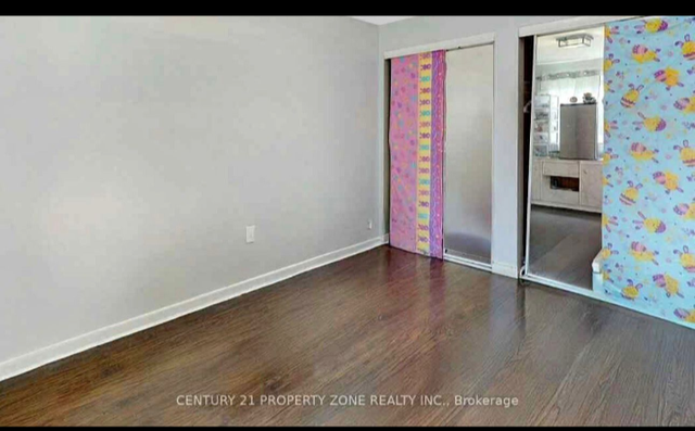 Room Sharing with young Lady Brampton near Bramlea city centre - Photo 3