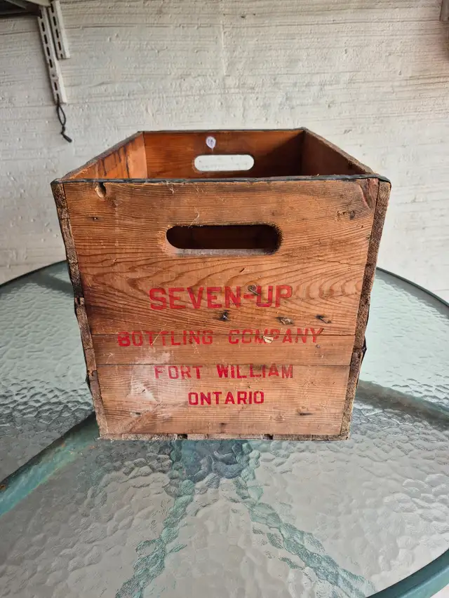 Antique 7-Up Wooden Crate - Photo 2