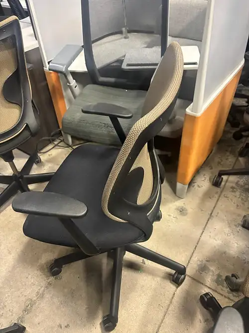 Keilhauer Simple Chair (Model 9313) – Upholstered Conference! - Photo 2