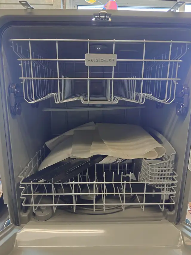 Frigidaire '24' Stainless Steel Dishwasher on Sale‼️ - Photo 5