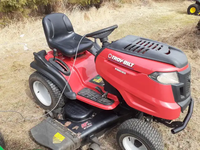 Wrecking lawn & garden tractors for parts! - Photo 10