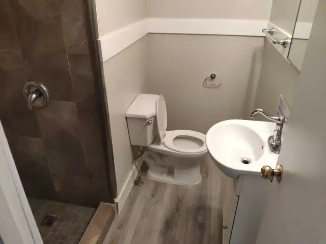 Trenton 2 bedroom   1 wastooms ground floor hugh unit $1499 - Photo 7