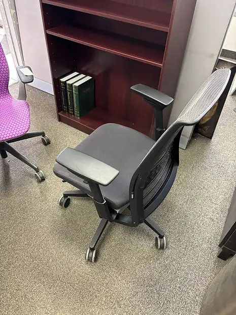 Steelcase Think V2 Chair! - Photo 5