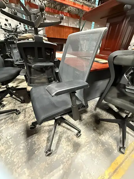 Haworth Very Task Chair! - Photo 2