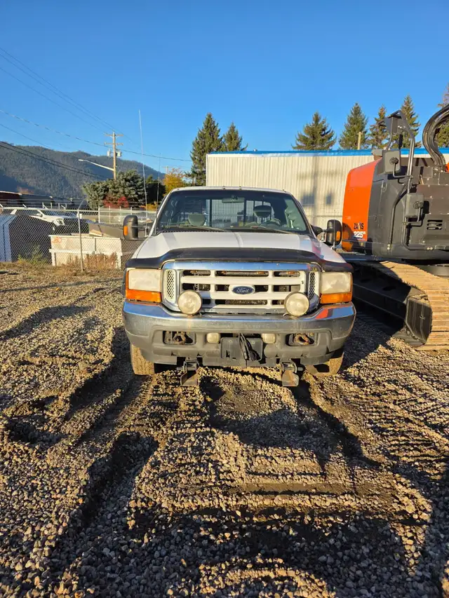 2001 Ford F250 4 X 4 - Photo 2