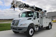 2019 International MV607 Altec DM47-TR Digger Derrick - Photo 2