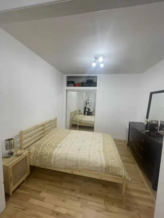 MÉTRO ET PARC LAURIER, TRÈS BEAU 3 1/2 2ÈME ÉTAGE RUE BOYER