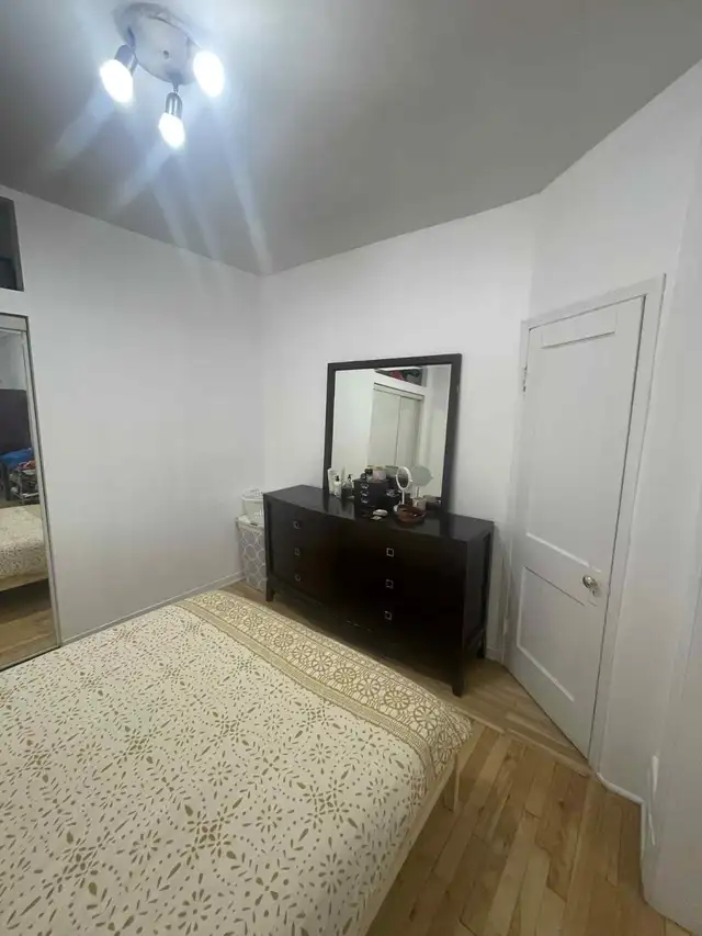 MÉTRO ET PARC LAURIER, TRÈS BEAU 3 1/2 2ÈME ÉTAGE RUE BOYER - Photo 3