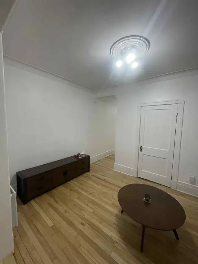 MÉTRO ET PARC LAURIER, TRÈS BEAU 3 1/2 2ÈME ÉTAGE RUE BOYER - Photo 8