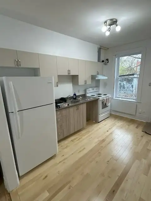 MÉTRO ET PARC LAURIER, TRÈS BEAU 3 1/2 2ÈME ÉTAGE RUE BOYER - Photo 10