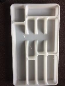 GRAND PLATEAU DE USTENSILES DE CUISINE 20'LONG: $5.00