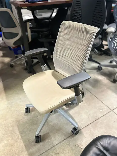 Steelcase Think V2 Chair! - Photo 2