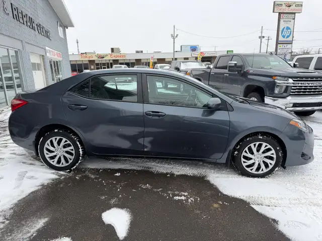 2017 Toyota Corolla LE FWD - Photo 3