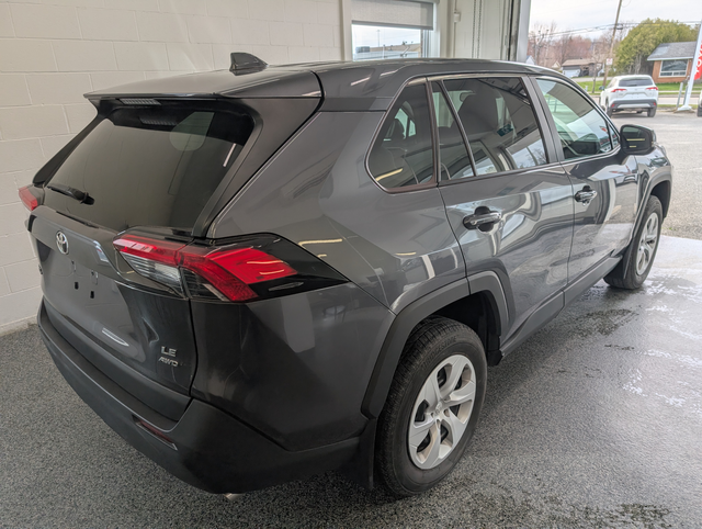 2024 Toyota RAV4 LE AWD - Photo 3