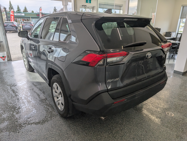 2024 Toyota RAV4 LE AWD - Photo 4
