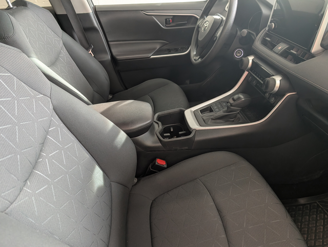 2024 Toyota RAV4 LE AWD - Photo 8