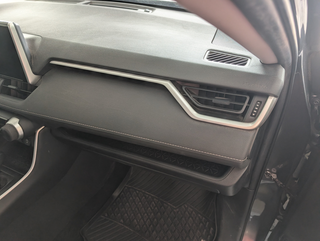 2024 Toyota RAV4 LE AWD - Photo 9