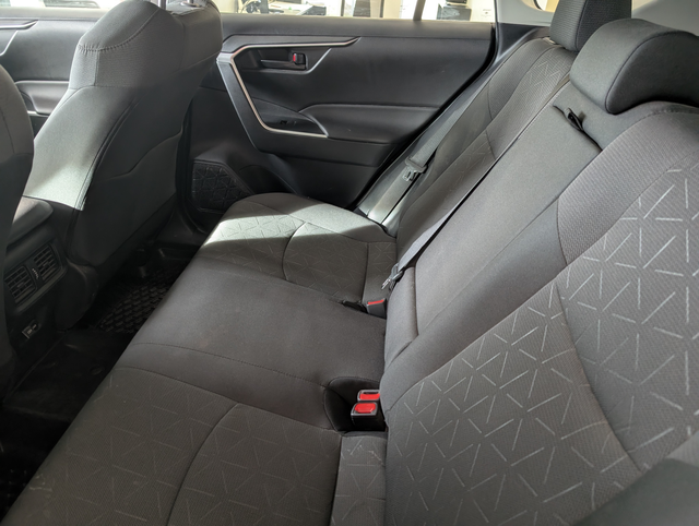 2024 Toyota RAV4 LE AWD - Photo 10