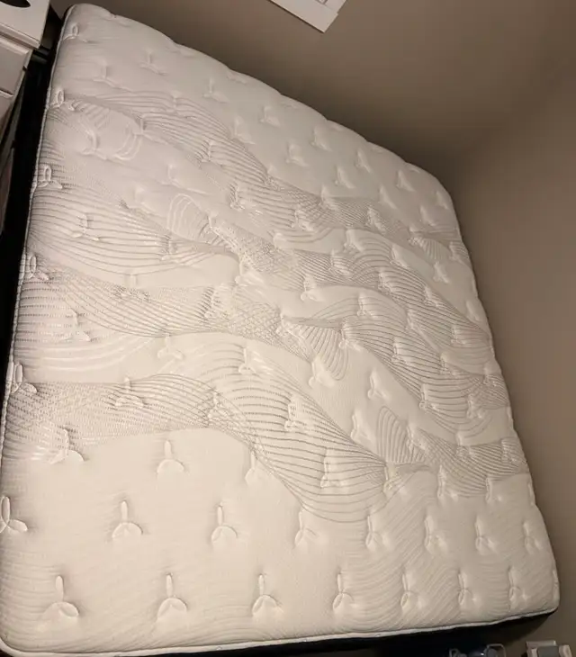 Kingsize Mattress/Box Springs & Accessories