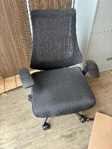 Global Spree Medium Back Synchro-Tilter with Mesh Back Chair!