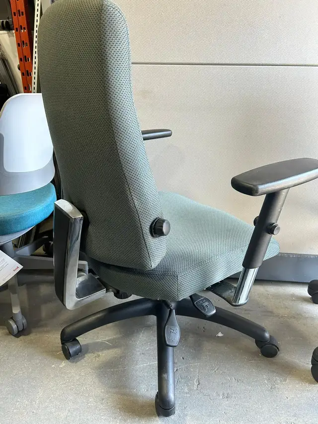 Global Indulge Task Chair 3691-1! - Photo 2