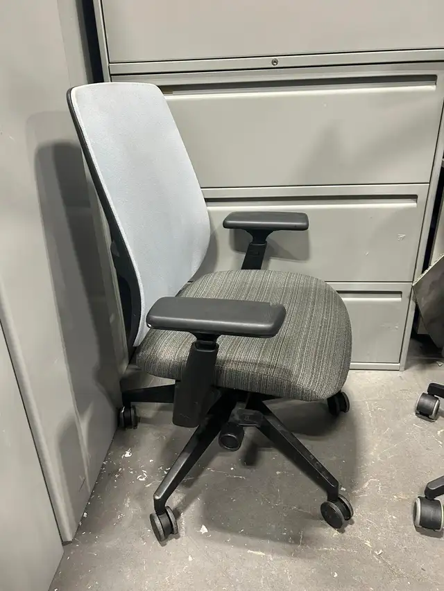 Haworth Lively Office Chair! - Photo 2