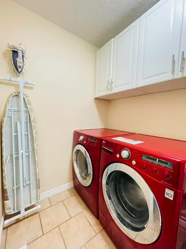 West Mountain Hamilton - Room Available - Photo 8