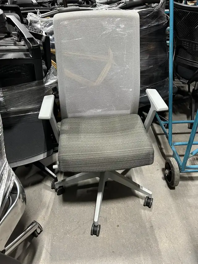 Haworth Very Task Chair!