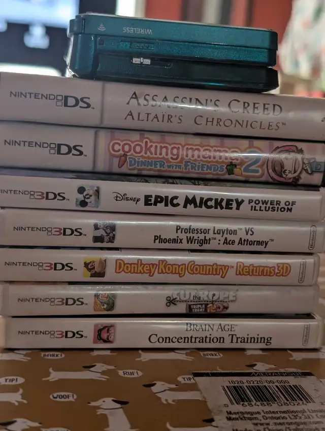 Nintendo DS/3DS games plus 3DS sys needs charger