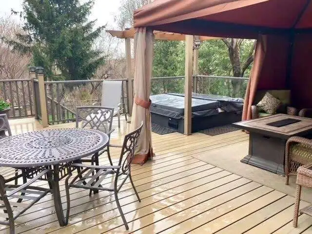 FURNISHED ROOM ON UPPER LEVEL (NO PARKING) - Photo 2