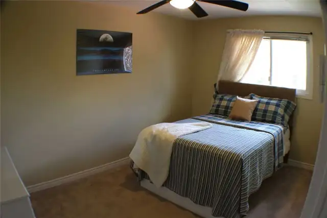 FURNISHED ROOM ON UPPER LEVEL (NO PARKING) - Photo 4