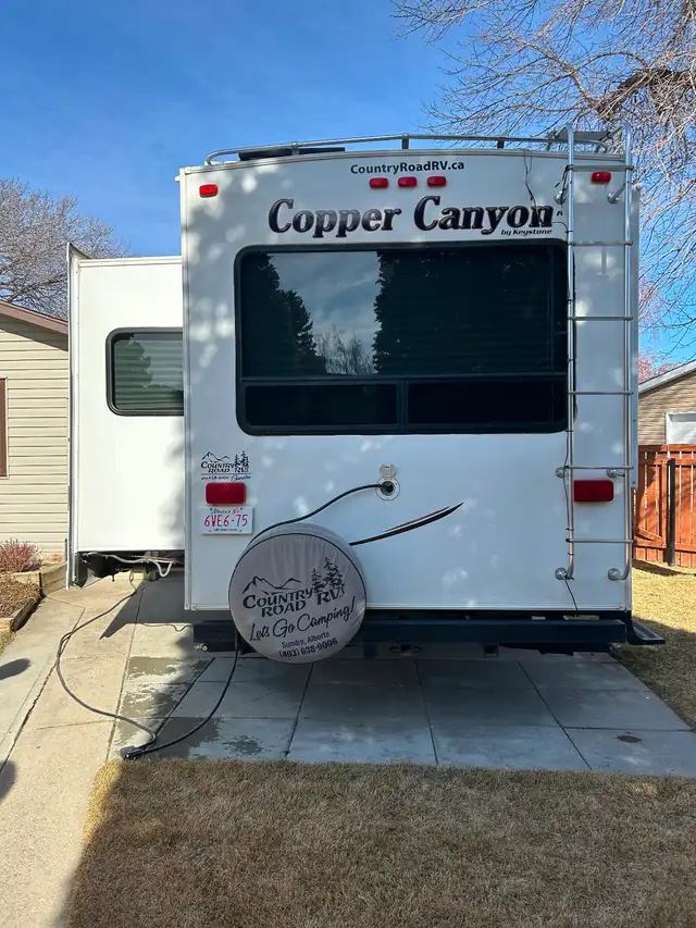 2009 28’ Copper Canyon - Photo 3