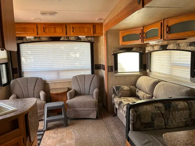 2009 28’ Copper Canyon - Photo 4