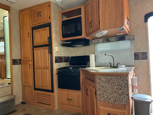 2009 28’ Copper Canyon - Photo 5