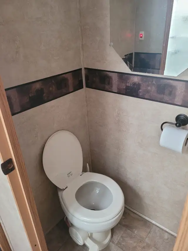 2009 28’ Copper Canyon - Photo 8