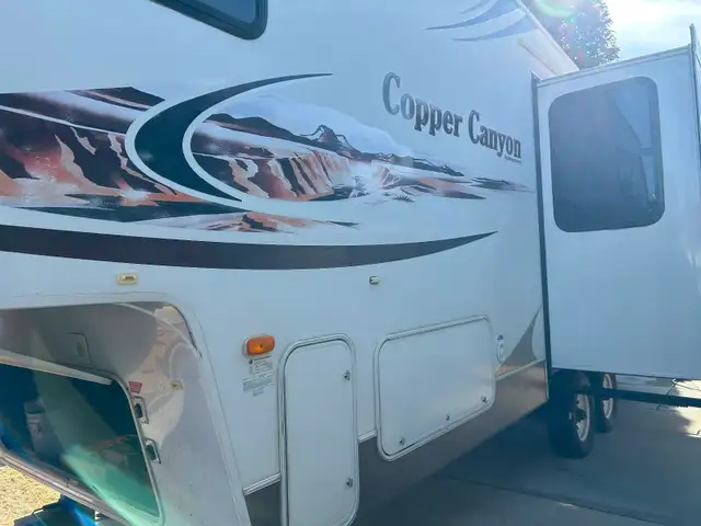 2009 28’ Copper Canyon - Photo 10