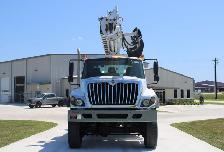 2013 International 7300 Altec D3060B-TR Digger Derrick
