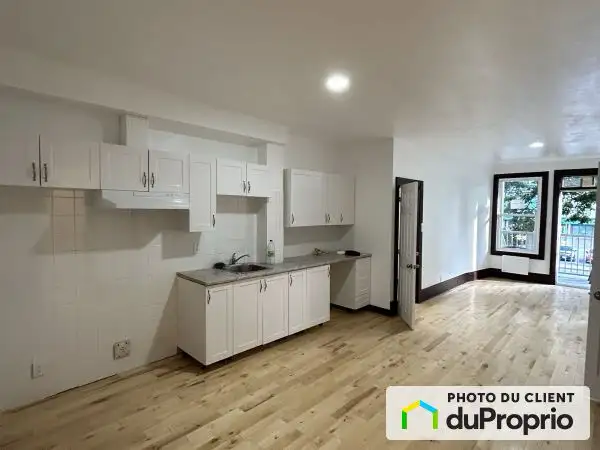 5.5 in Mile-Ex near Metro Parc (Avail July / 3 closed bedrooms)