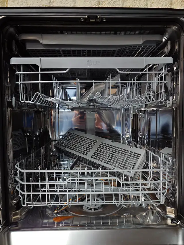 LG '24' Stainless Steel Dishwasher on Sale‼️ - Photo 5